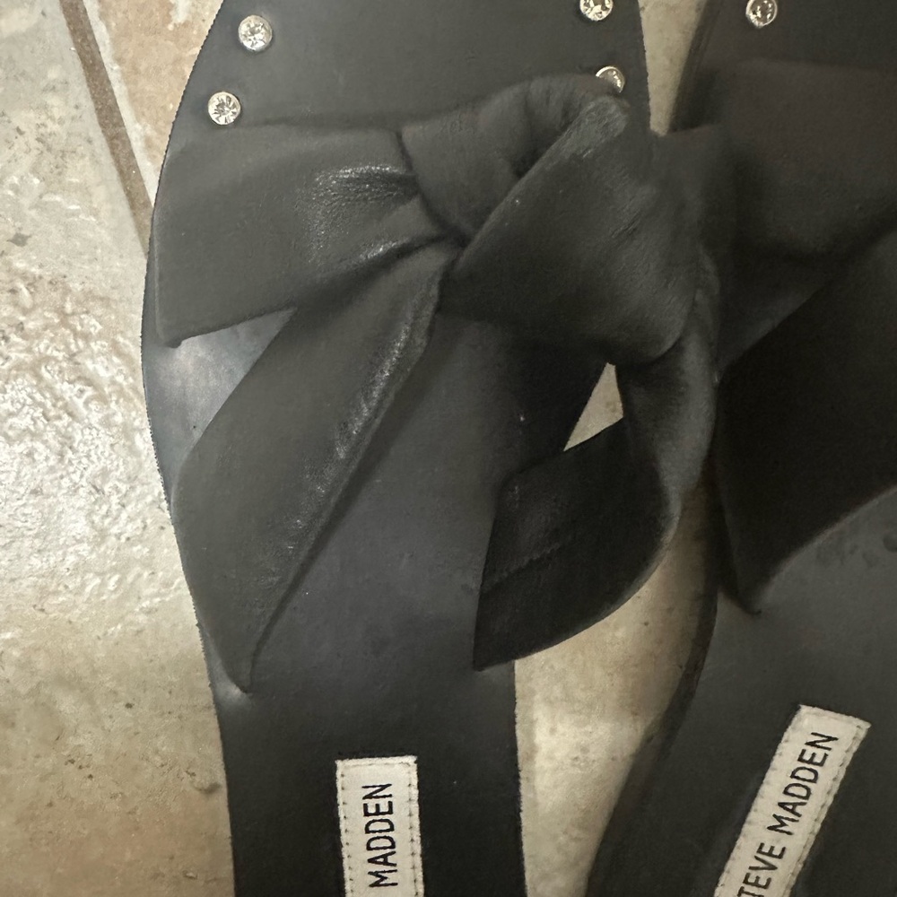 Steve Madden Black Studded Bow Sandals - Picture 3 of 3